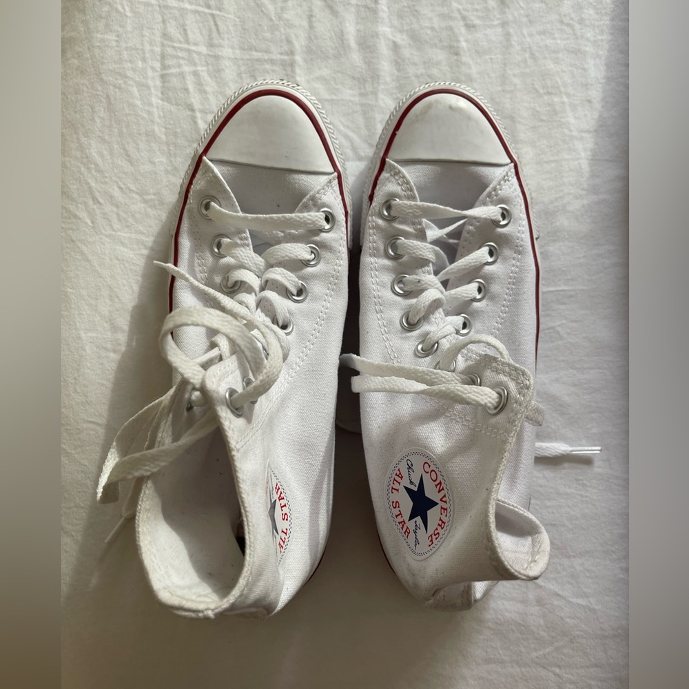 Women’s Converse (barely worn)